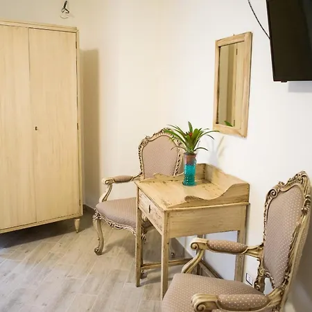 Fleurs Bed and Breakfast 3*