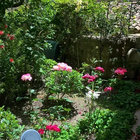 Fleurs Bed and Breakfast Έννα