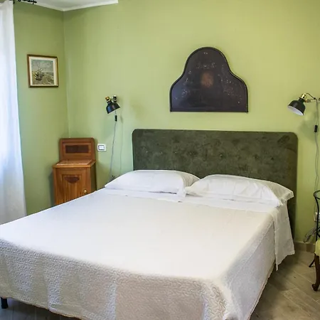Fleurs Bed and Breakfast Έννα
