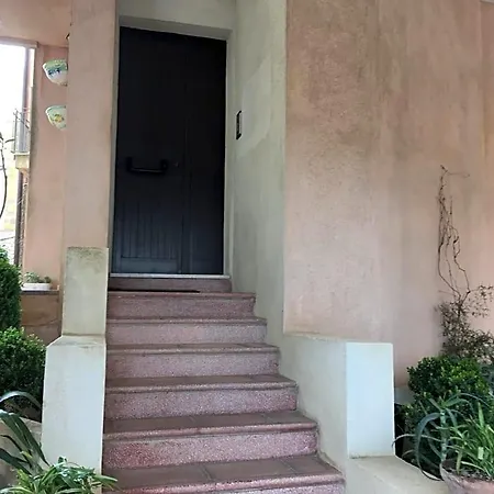 Fleurs Bed & Breakfast