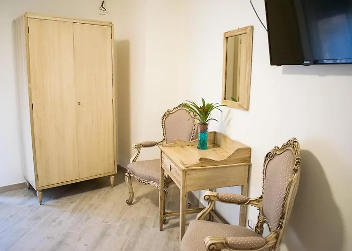 Fleurs Bed & Breakfast 3*